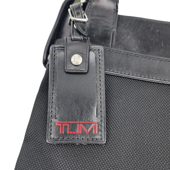 TUMI Women's Black Nylon & Leather Crossbody Strap Handbag Bag Size Large - Picture 4 of 8